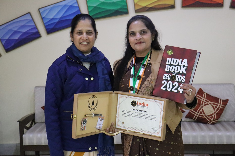 Mukta Jain Creates History, Enters India Book of Records for Bhagwad Gita Poetry