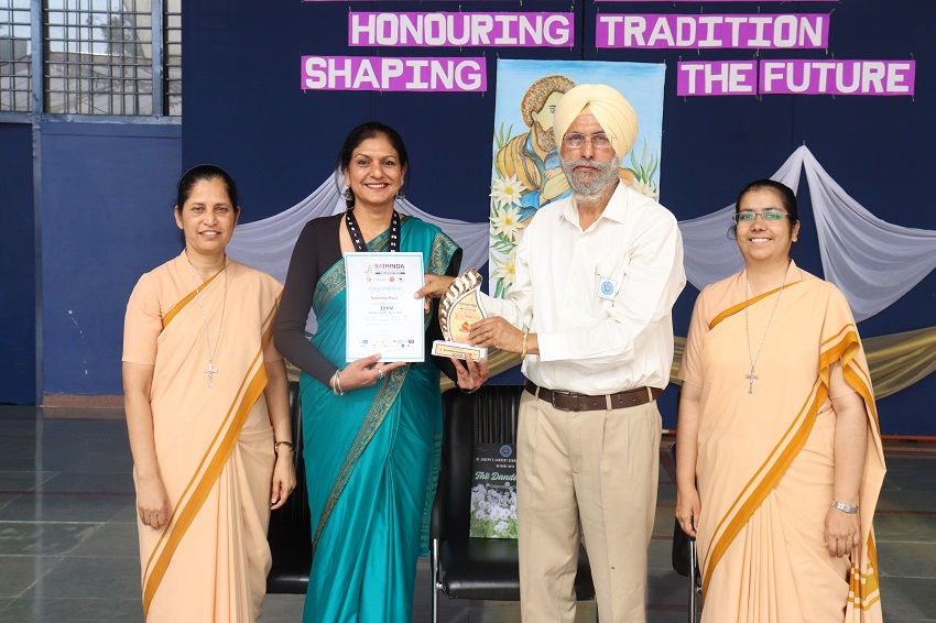 ‘Teaching by Day, Running by Dawn’